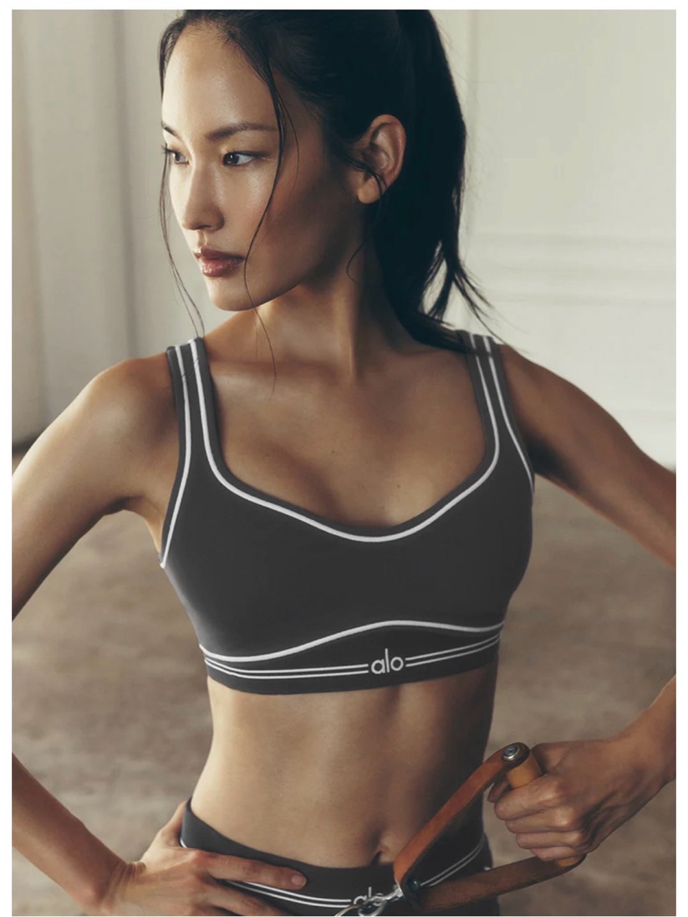 New Alo Yoga Heartthrob Airbrush Sports Bra Medium Athleisure Soft Comfortable
